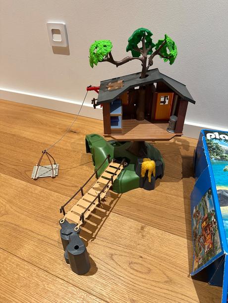 Playmobil wildlife domcek na strome, 