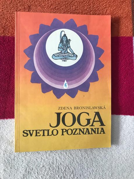 Knizka joga, rozmer a4, 224 str., 235 obrazkov,