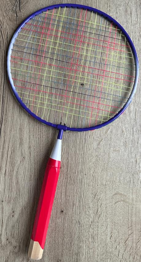 Juniorská bedmintonová raketa za 3eur, 