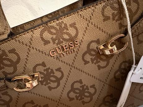 Elegantná kabelka guess z kolekcie lorelei, guess