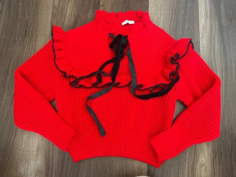 Červený svetrík, s
