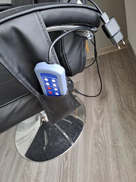 Masážne kreslo,  10 funkcii, 