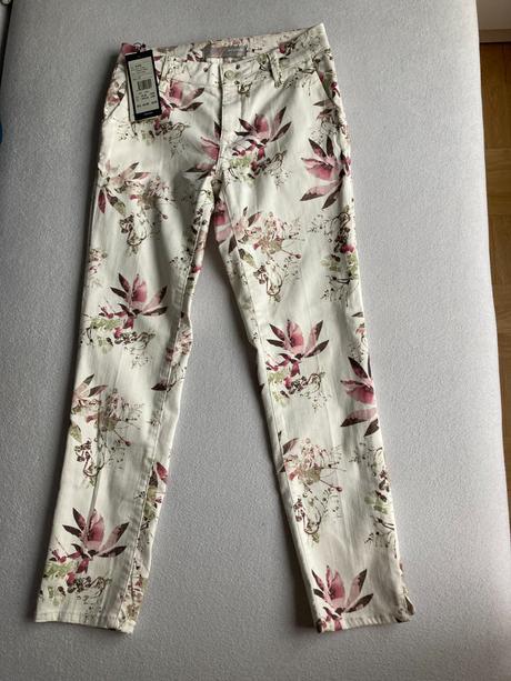 Dámske kvetované dzinsy, m