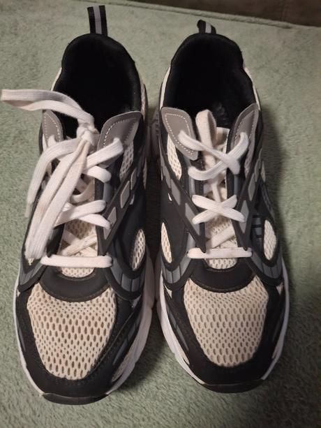 Tenisky (sprandi), sprandi,44