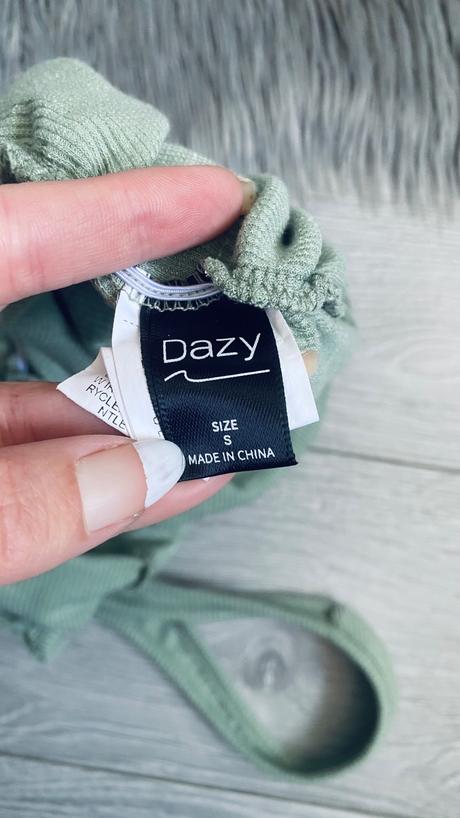 Dámske nariasené mini šaty, s
