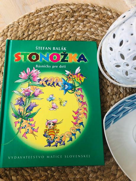 Kniha stonožka,