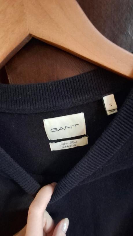 Tmavomodry sveter gant s, gant,s