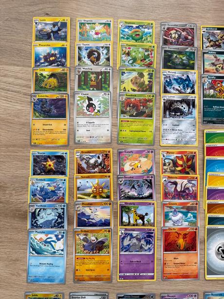 Peračník pokémon pikachu a 50 kariet + jumbo,