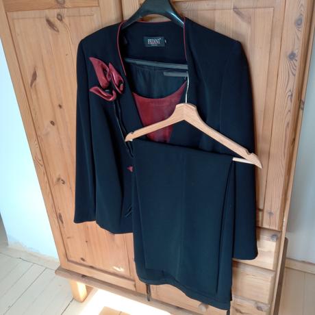 Trojdielny kostým, 52