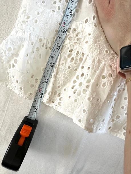 Nová biela ažúrová zavinovacia blúzka s volánom li, lindex,38