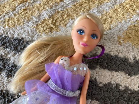 Blond bábika v čižmách, 