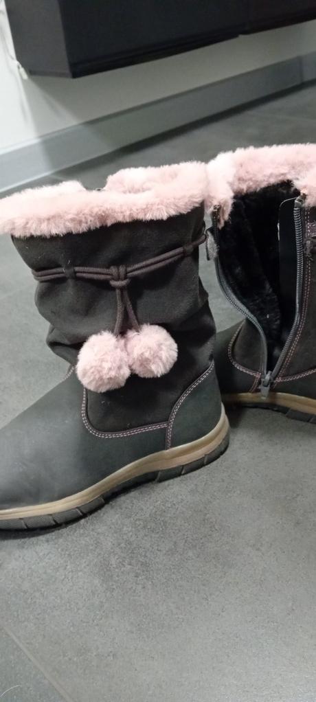 Čižmy s poštou, graceland,35