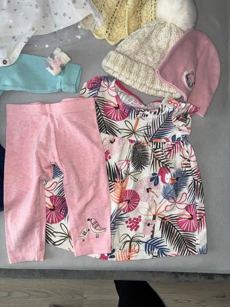 Oblečenie pre dievčatko + pribalím aj niečo naviac, 62