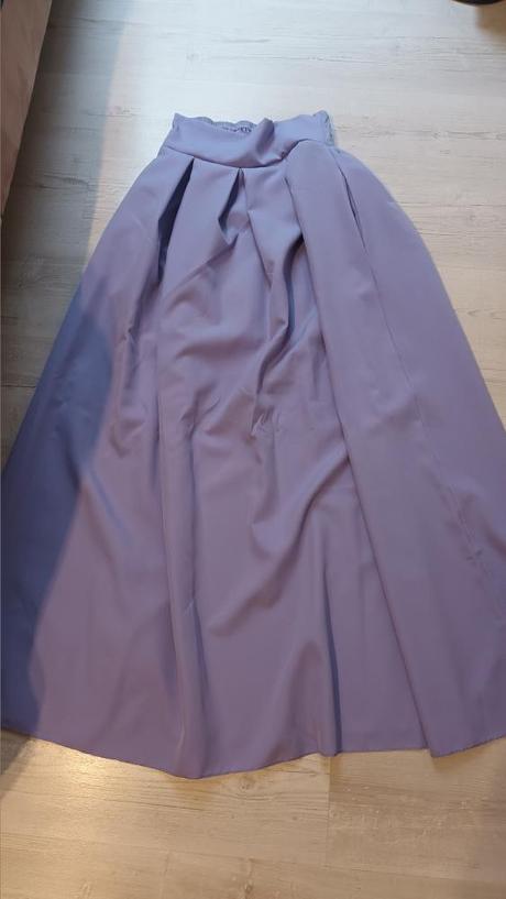 Spoločenská sukňa,