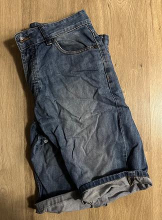 Kraťase, reserved,32