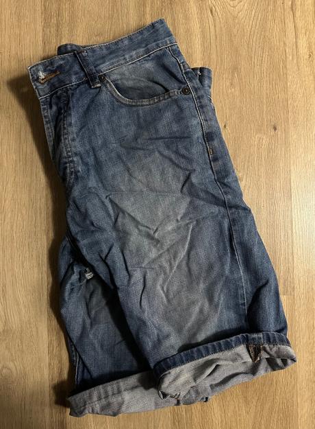 Kraťase, reserved,32