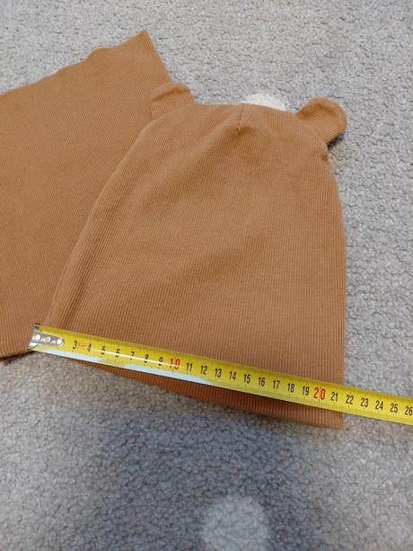 Čiapka a nákrčník, 98