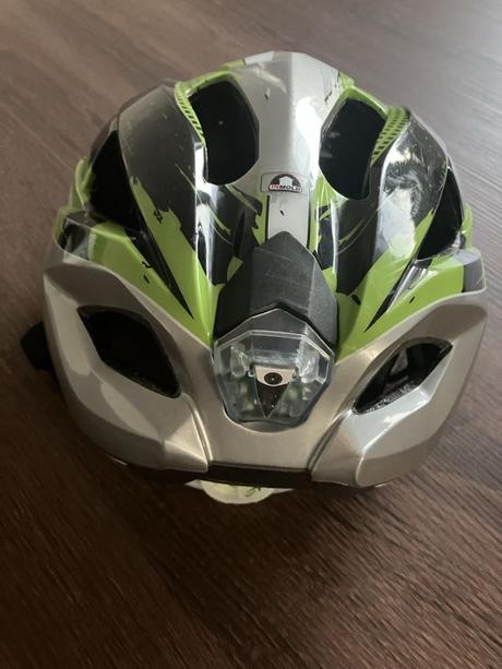 Predám detskú prilbu crivit, 49-54 cm, rukavice, 