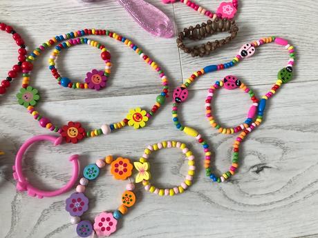 Set bižutérie malú parádnicu, 