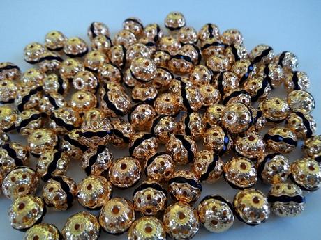Kovové štrasové korálky 10 mm čierne, 
