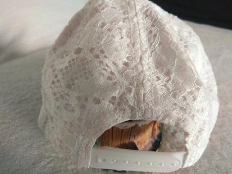 Dievčenská šiltovka, 134