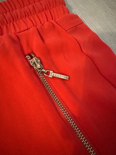 Šortky reserved, reserved,38