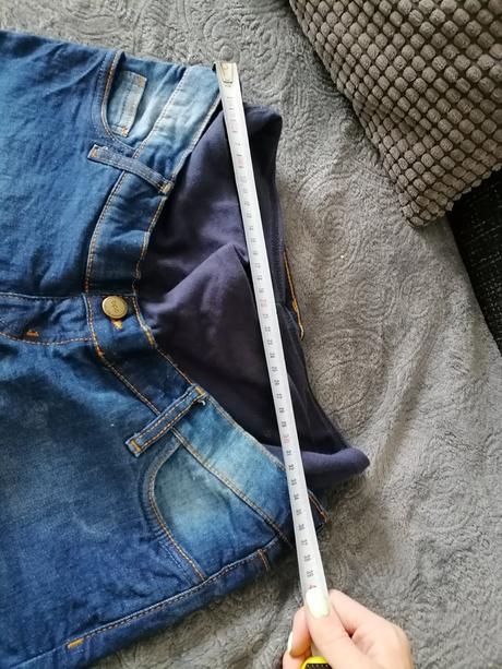 Tehotenské kraťasy, l