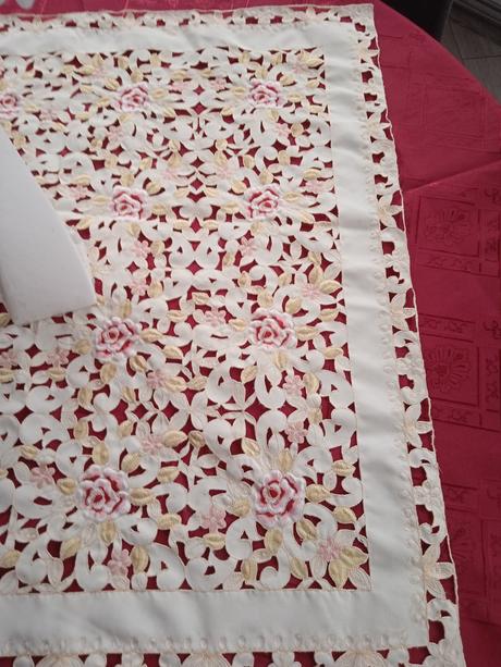 Kvetovaný obrus štvorec, 