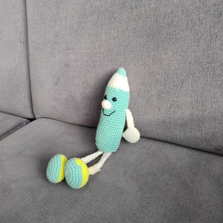 Ručne robená hračka - ceruzka, 