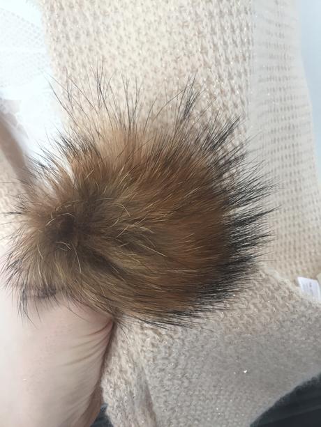 Set šal a čiapka s kožušinou, s