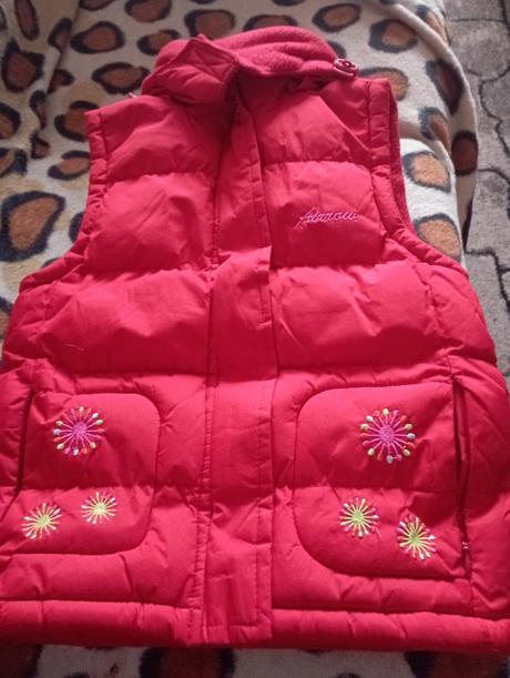 Vesta s kapucňou, 122