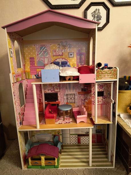 Veľký drevený domček pre bábiky, 