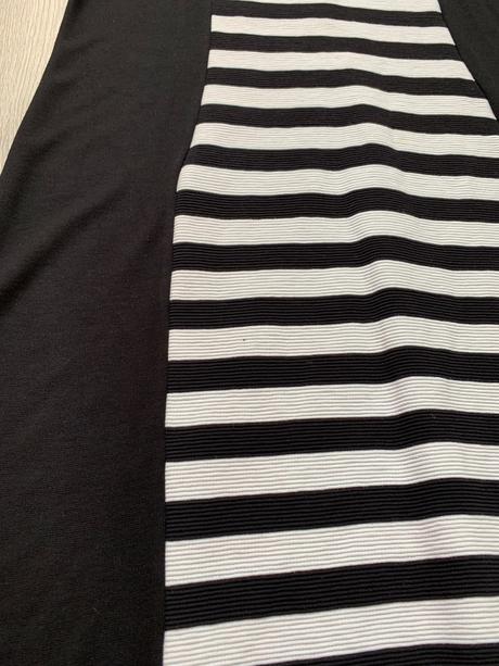 Elastické šaty, 44