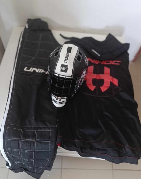 Brankárska florbalová výstroj, s