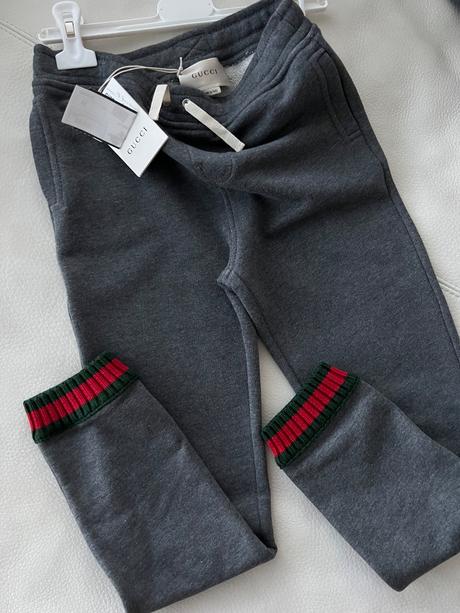 Gucci súprava nová s vysackami vel.8, 128