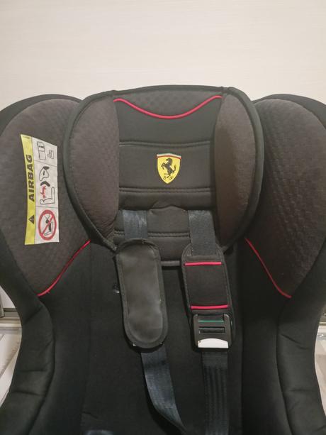 Autosedačka, ferrari