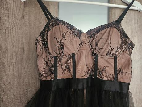 Spoločenské šaty, m