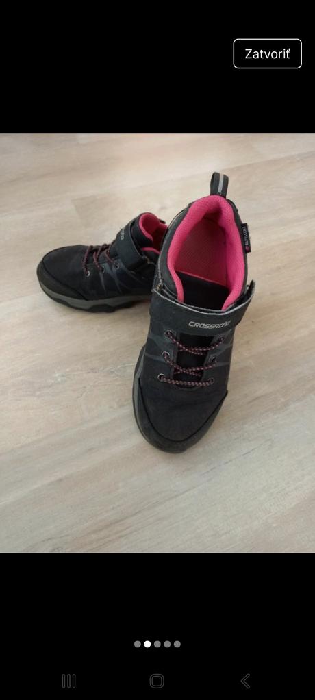 Turistická obuv, 33