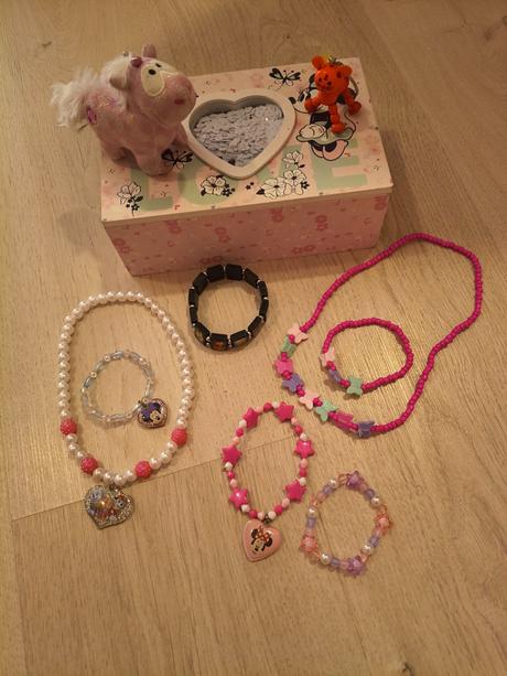 Minnie box, 