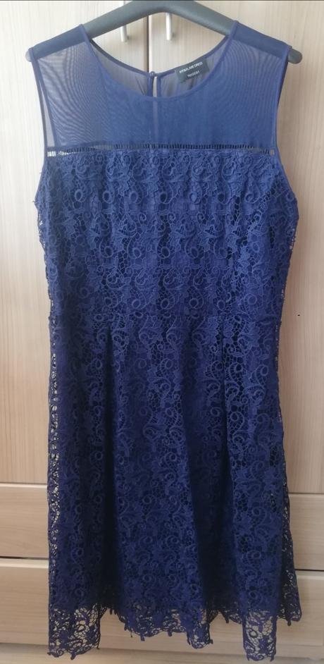 Čipkované šaty, 42