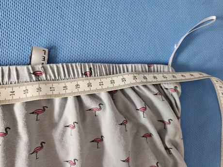 Overal s plameniakmi, xs