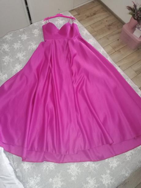 Princeznovské šaty, 38