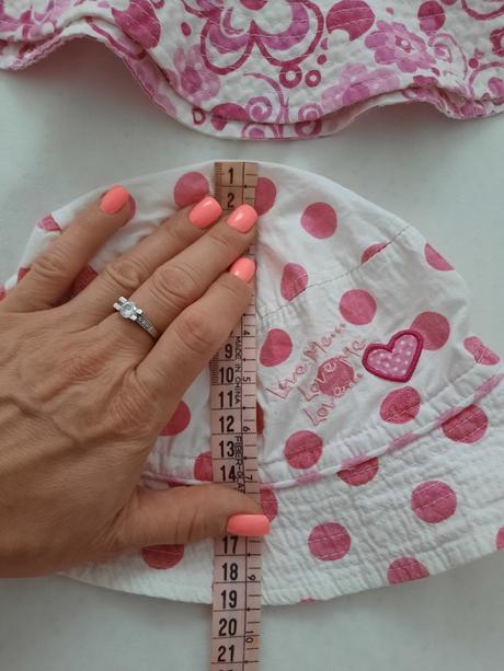 Klobučiky na leto, velkost 52 a 54, 52