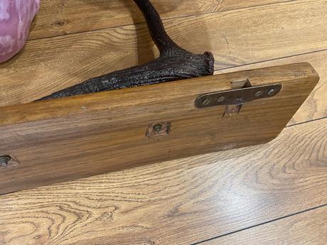 Veľký paroh / parožie na podstavci,