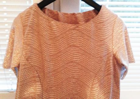 Kratke zlate šaty, s