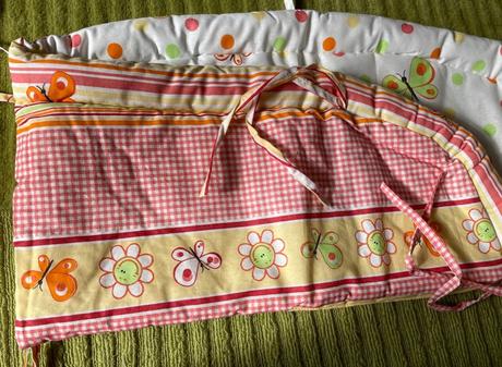 Hniezdo do detskej postieľky motýliky, šírka (cm): 35,dĺžka (cm): 170