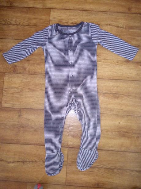 Šedý pruhovaný flísový overal 9-12m/86 top stav, f&f,86