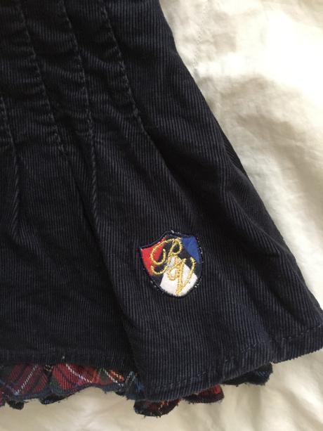 Menčestrová suknička, 104