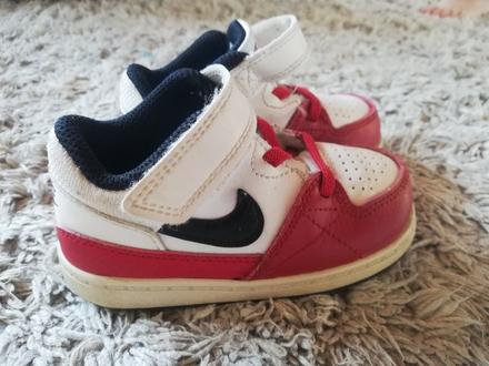 Červeno - biele, nike,22
