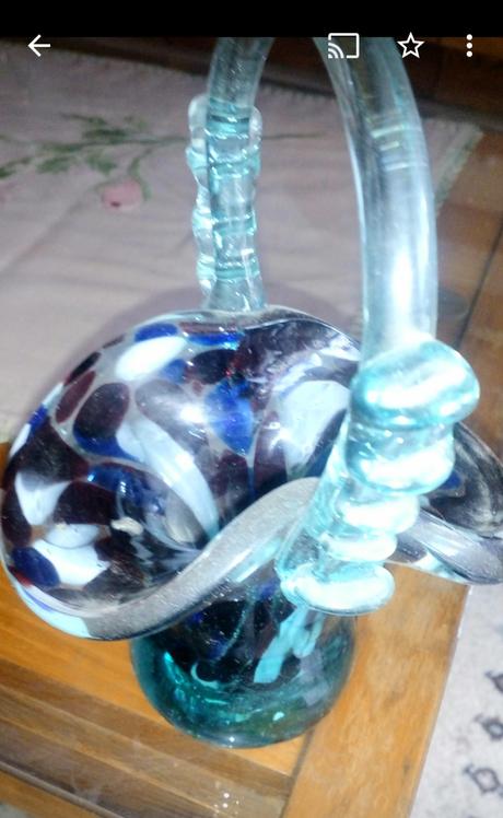 Starozitny skleneny kosicek, 